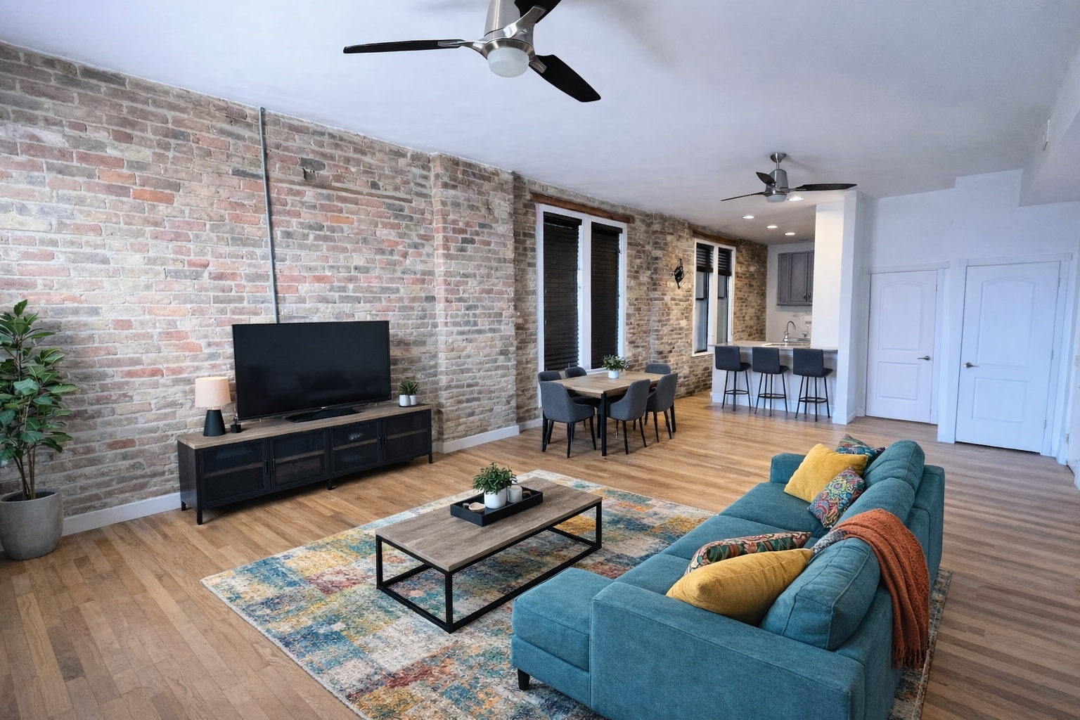 2129 N Southport Avenue 2C