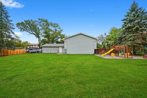 Tiny photo for 4124 Russell Avenue, Gurnee, IL 60031 (MLS # 12496123)