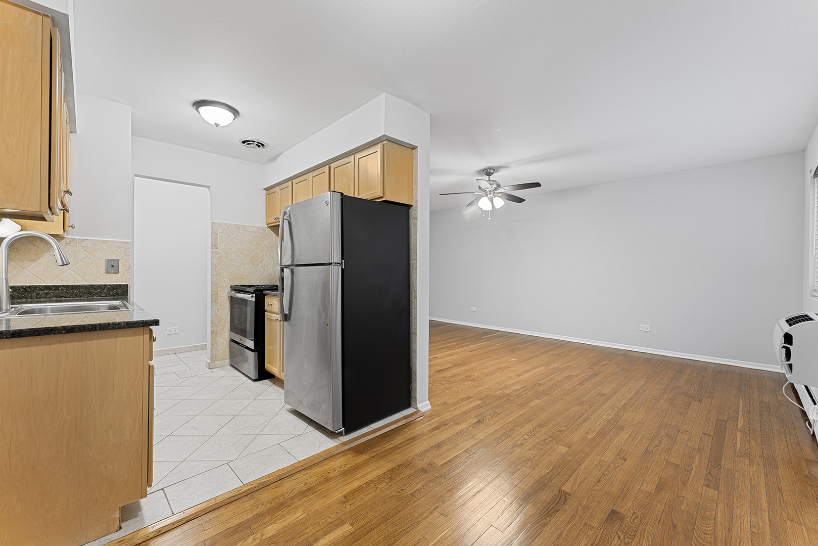 6021 N Winthrop Avenue 306