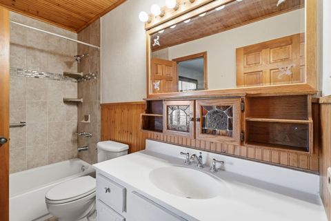 Tiny photo for 18208 Fountainbleau Drive, Hazel Crest, IL 60429 (MLS # 12511581)