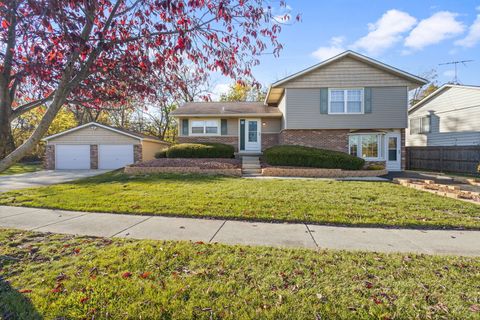 Tiny photo for 18208 Fountainbleau Drive, Hazel Crest, IL 60429 (MLS # 12511581)