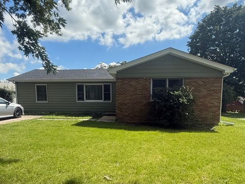 Photo of 355 Hilltop Drive, North Aurora, IL 60542 (MLS # 12502980) Photo of 355 Hilltop Drive, North Aurora, IL 60542 (MLS # 12502980)