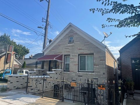 Tiny photo for 2213 S Oakley Avenue, Chicago, IL 60608 (MLS # 12548254)