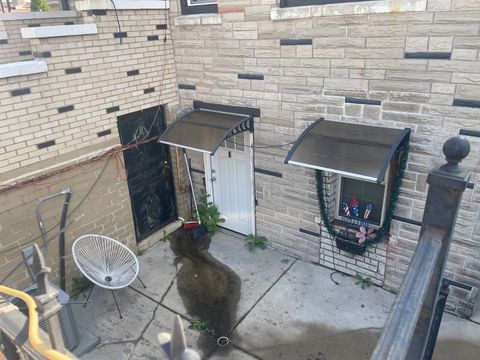 Tiny photo for 2213 S Oakley Avenue, Chicago, IL 60608 (MLS # 12548254)