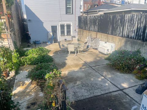 Tiny photo for 2213 S Oakley Avenue, Chicago, IL 60608 (MLS # 12548254)