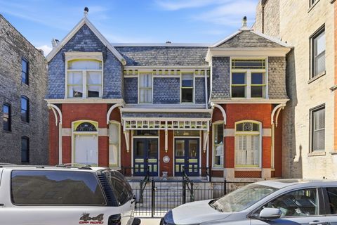 Photo of 2424 N Geneva Terrace, Chicago, IL 60614 (MLS # 12567271)