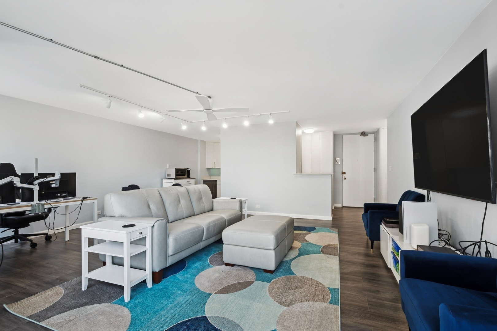 5701 N Sheridan Road 7F