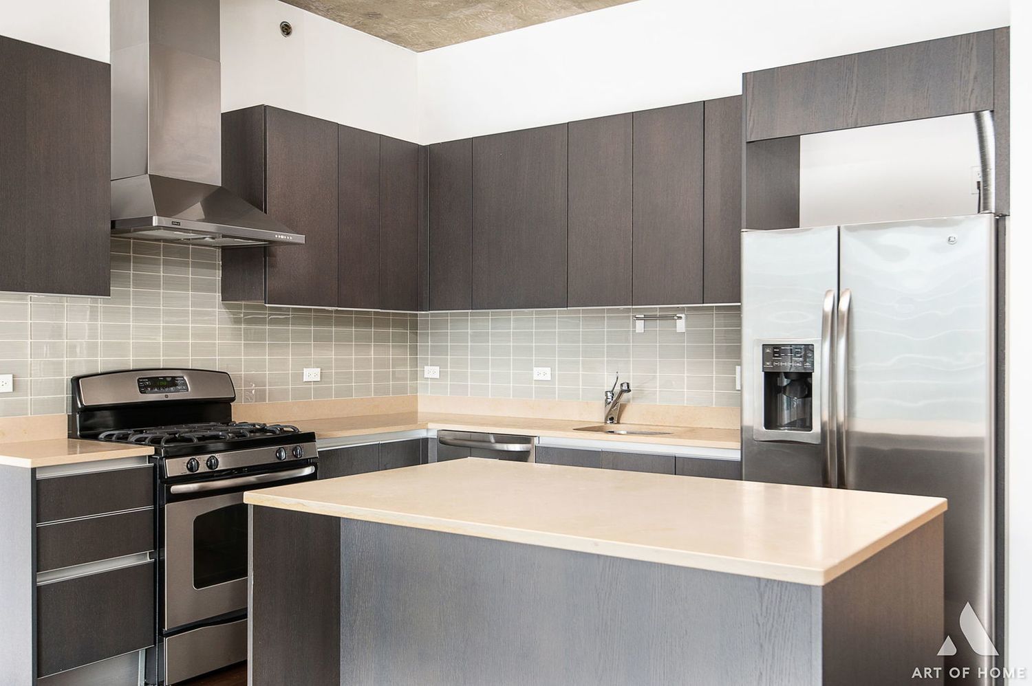 600 N FAIRBANKS Court 2809