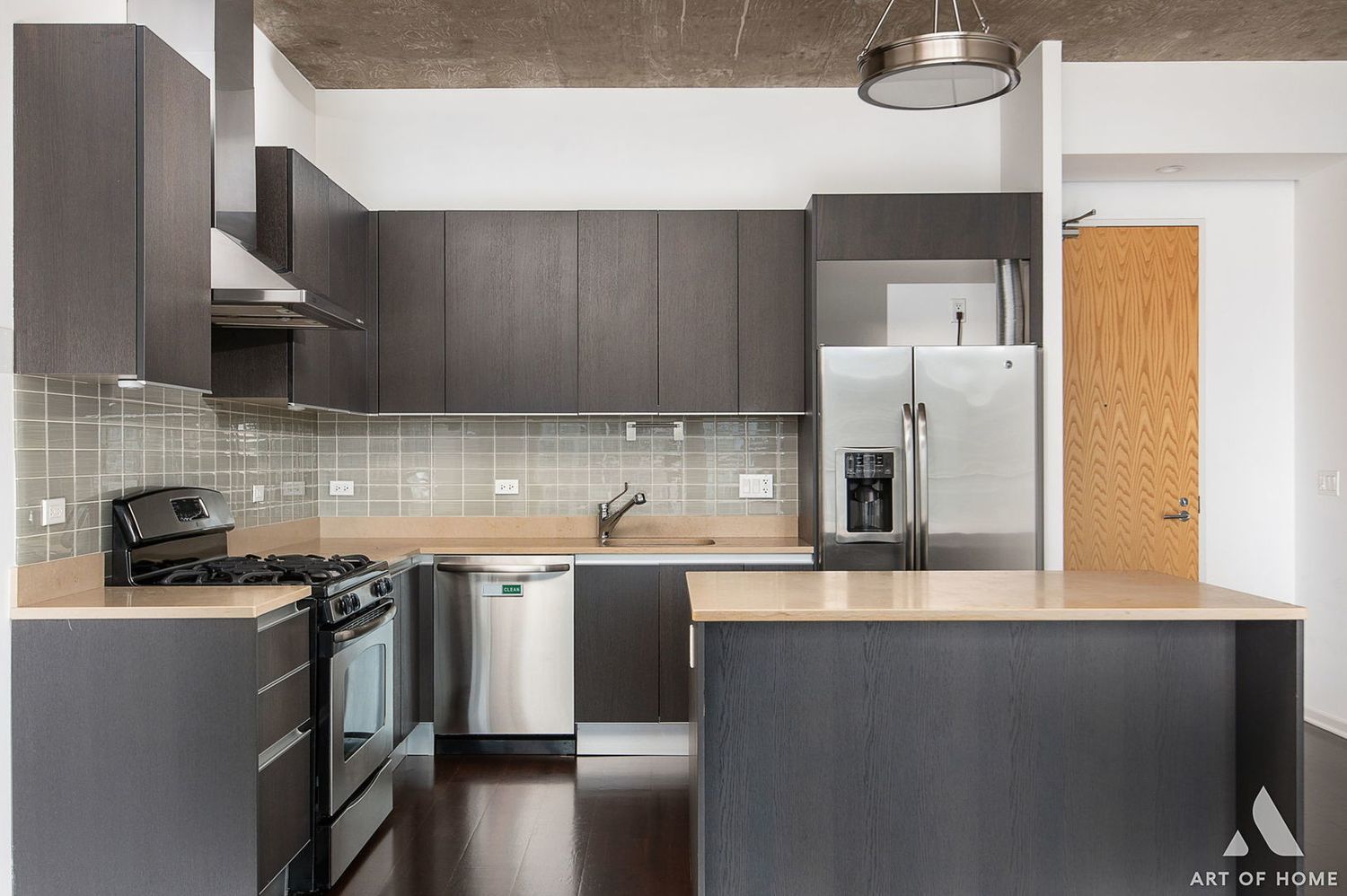 600 N FAIRBANKS Court 2809