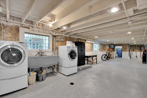 Tiny photo for 5661 N New Hampshire Avenue, Chicago, IL 60631 (MLS # 12704652)