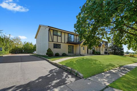 Tiny photo for 475 S BELMONT Avenue #1, Elgin, IL 60123 (MLS # 12487970)