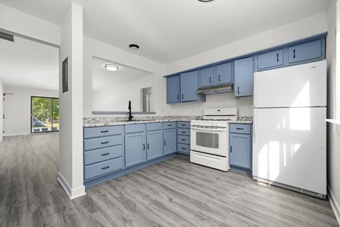 Tiny photo for 475 S BELMONT Avenue #1, Elgin, IL 60123 (MLS # 12487970)