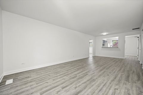 Tiny photo for 475 S BELMONT Avenue #1, Elgin, IL 60123 (MLS # 12487970)