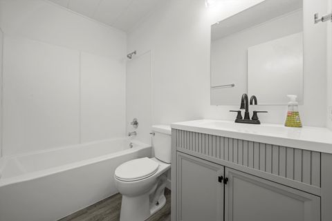 Tiny photo for 475 S BELMONT Avenue #1, Elgin, IL 60123 (MLS # 12487970)
