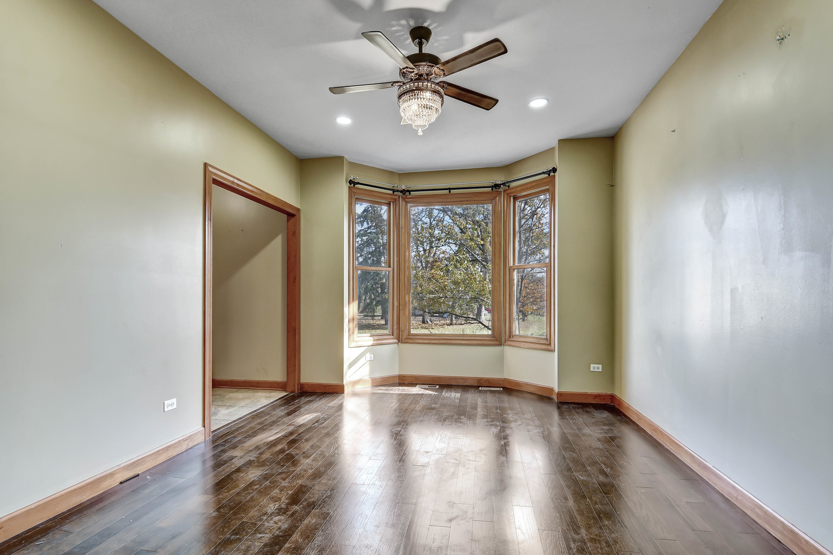 1S174 Addison Avenue