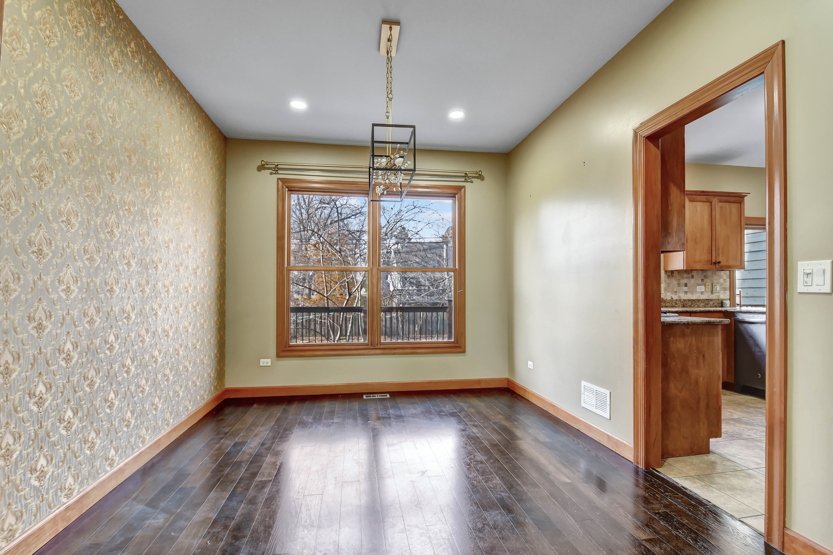 1S174 Addison Avenue