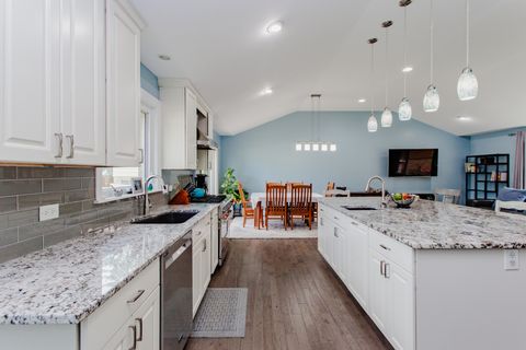 Tiny photo for 341 E Madison Street, Elmhurst, IL 60126 (MLS # 12464336)
