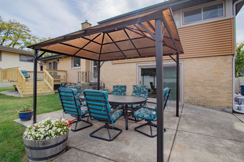 Tiny photo for 341 E Madison Street, Elmhurst, IL 60126 (MLS # 12464336)