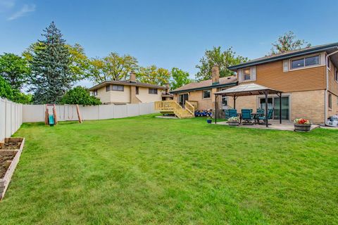 Tiny photo for 341 E Madison Street, Elmhurst, IL 60126 (MLS # 12464336)