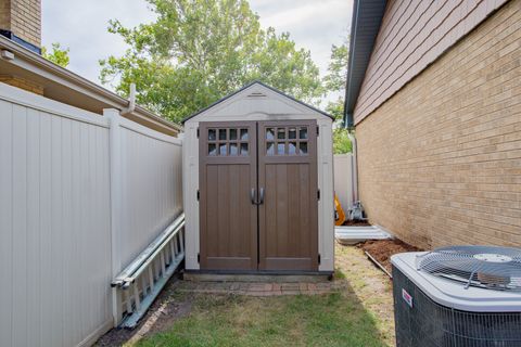 Tiny photo for 341 E Madison Street, Elmhurst, IL 60126 (MLS # 12464336)