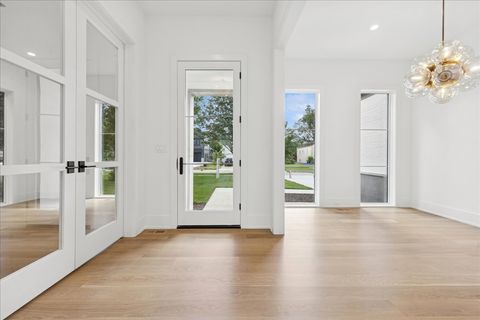 Tiny photo for 580 S Kearsage Avenue, Elmhurst, IL 60126 (MLS # 12452441)