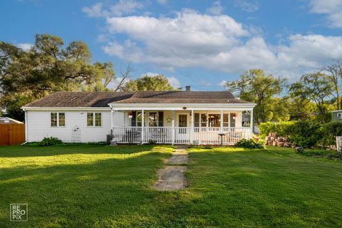 Photo of 28W659 Lester Street, West Chicago, IL 60185 (MLS # 12495271) Photo of 28W659 Lester Street, West Chicago, IL 60185 (MLS # 12495271)