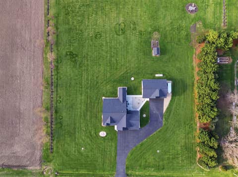 Tiny photo for 2401 N 4350th Road, Sheridan, IL 60551 (MLS # 12615065)