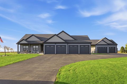 Photo of 2401 N 4350th Road, Sheridan, IL 60551 (MLS # 12615065)