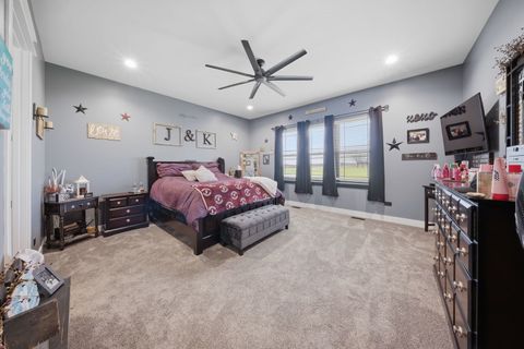 Tiny photo for 2401 N 4350th Road, Sheridan, IL 60551 (MLS # 12615065)