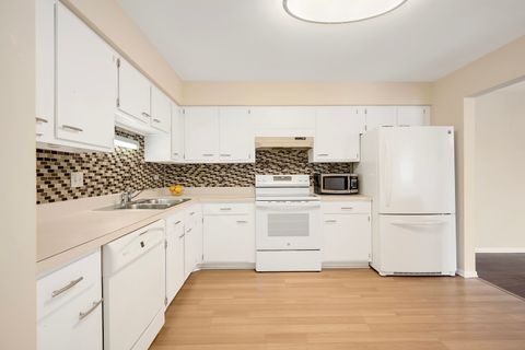 Tiny photo for 714 Walnut Drive #405, Darien, IL 60561 (MLS # 12596377)