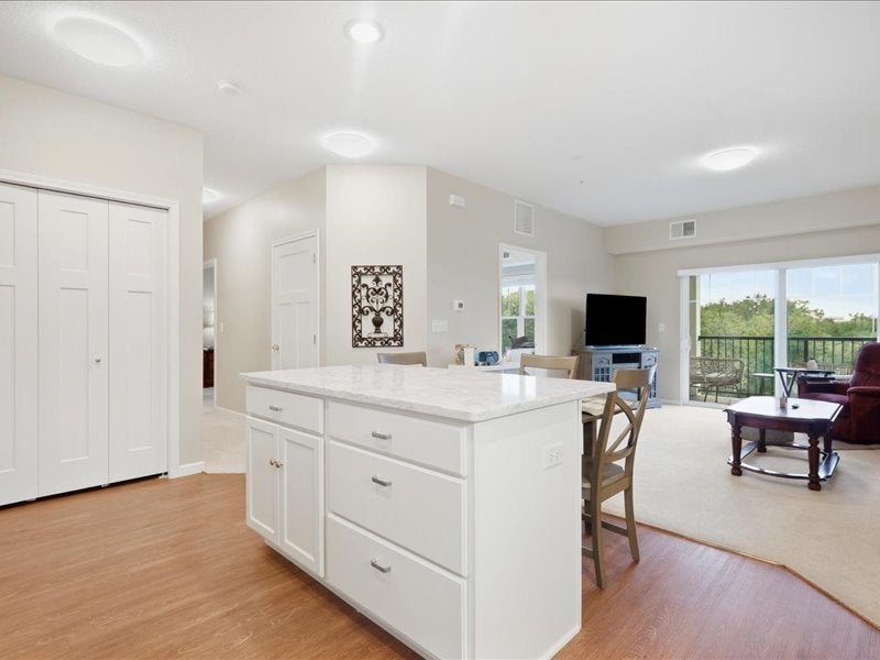 2592 Middle Road 217