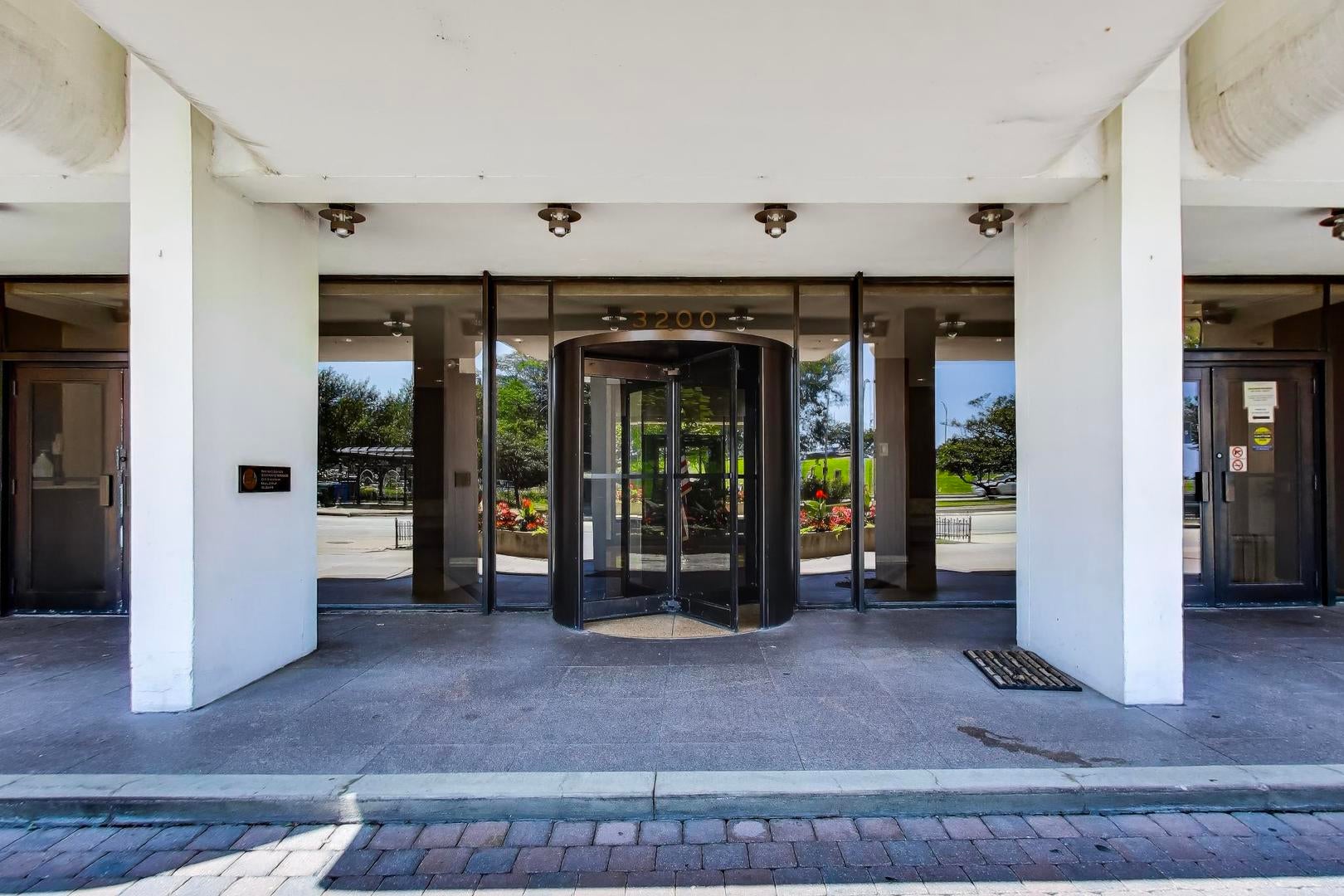 3200 N Lake Shore Drive 2202