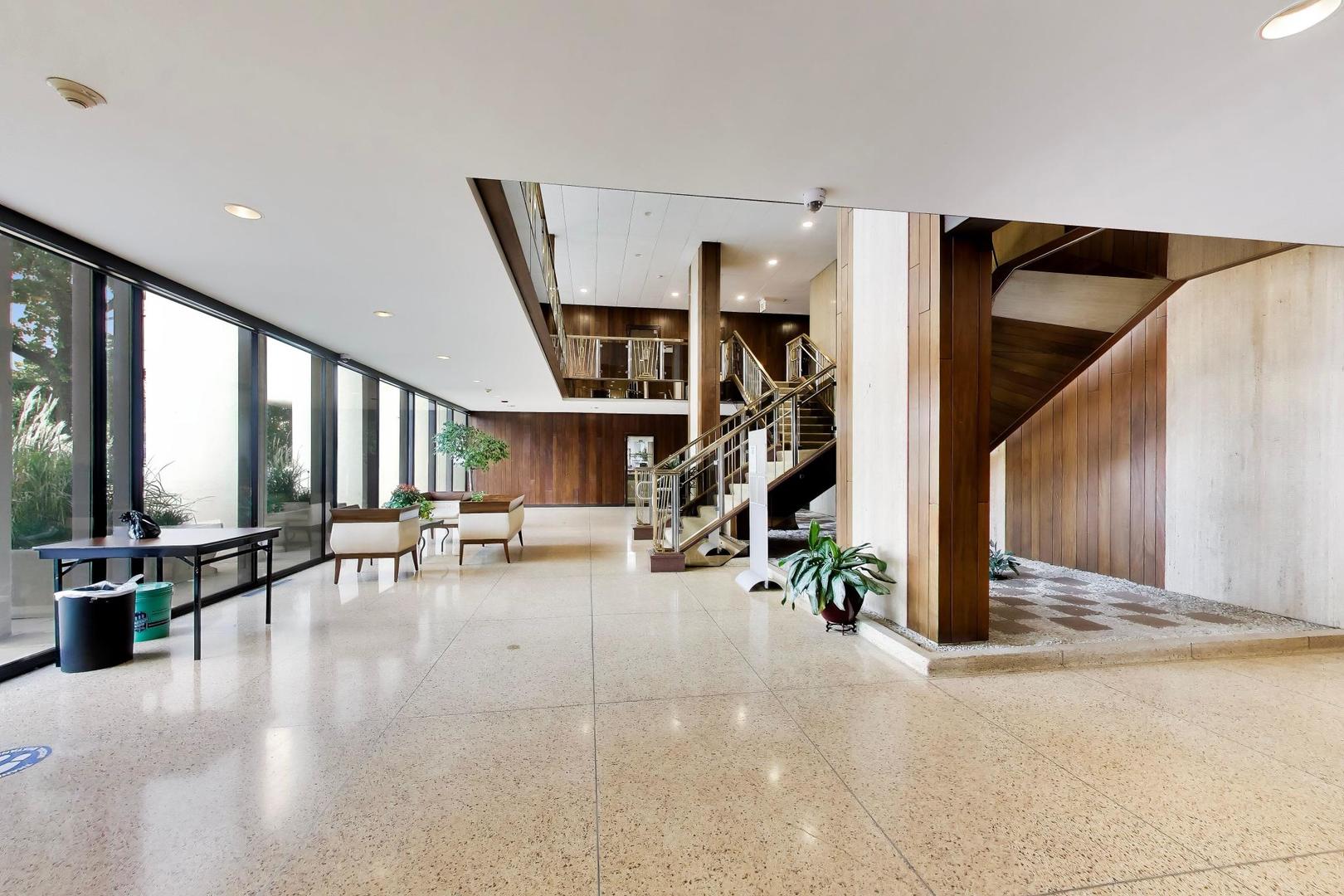3200 N Lake Shore Drive 2202