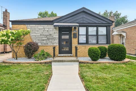 Tiny photo for 3827 W Hayford Street, Chicago, IL 60652 (MLS # 12703160)
