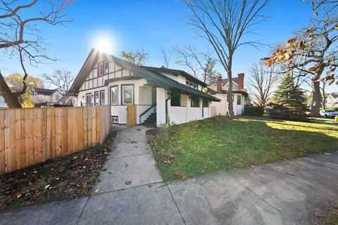 A home in Park Ridge