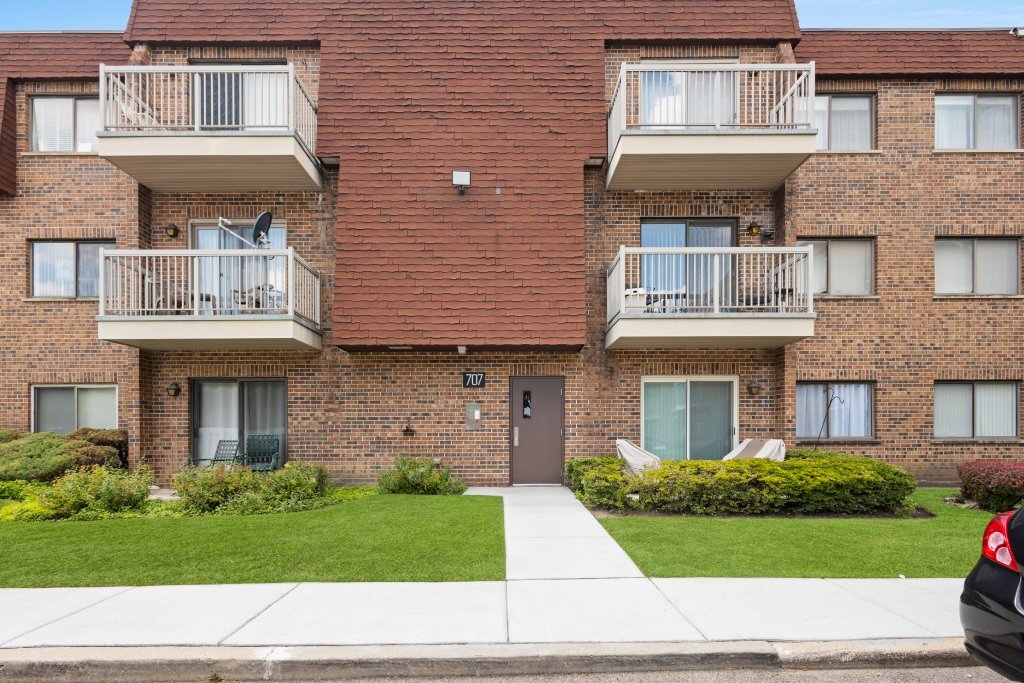 707 W Central Road 2C6
