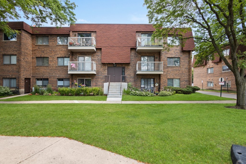 707 W Central Road 2C6