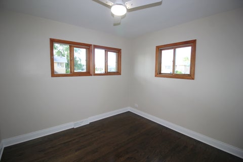 Tiny photo for 5950 W 87th Place, Oak Lawn, IL 60453 (MLS # 12744505)