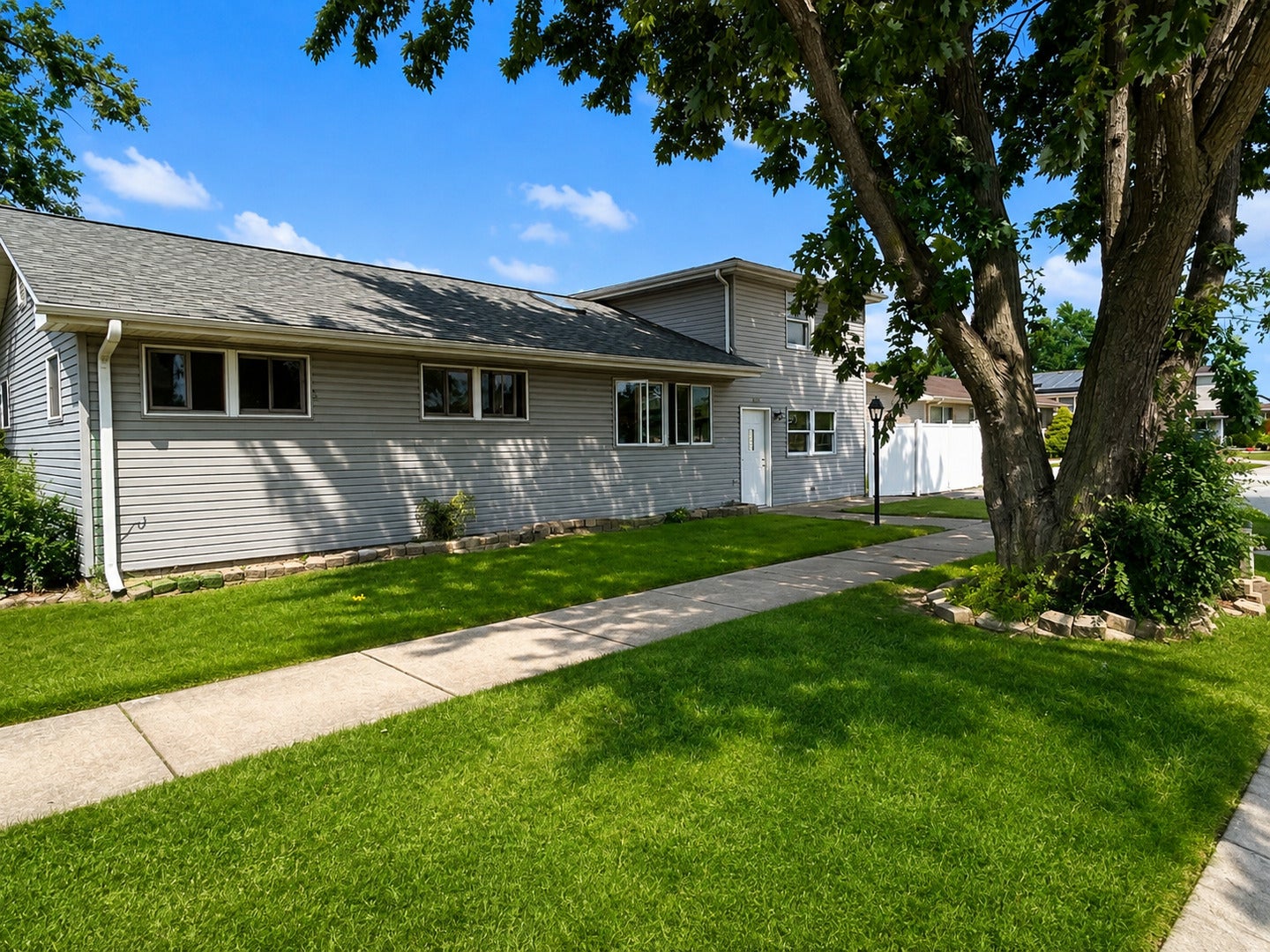 5950 W 87th Place