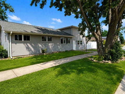 Tiny photo for 5950 W 87th Place, Oak Lawn, IL 60453 (MLS # 12744505)