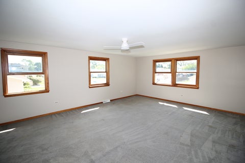 Tiny photo for 5950 W 87th Place, Oak Lawn, IL 60453 (MLS # 12744505)