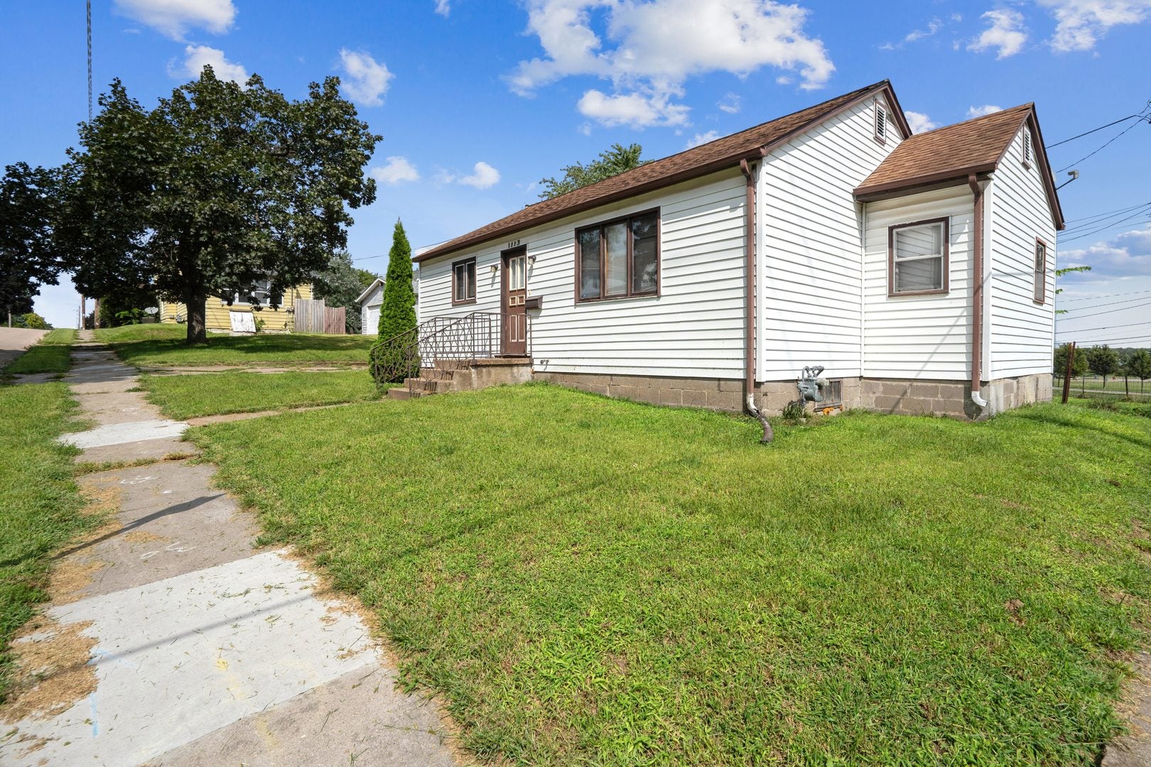 1113 S 6th Street