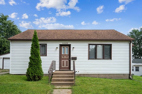 Photo of 1113 S 6th Street, Clinton, IA 52732 (MLS # 12745404)