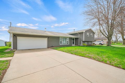 Tiny photo for 903 Wiker Drive, Rock Falls, IL 61071 (MLS # 12620080)