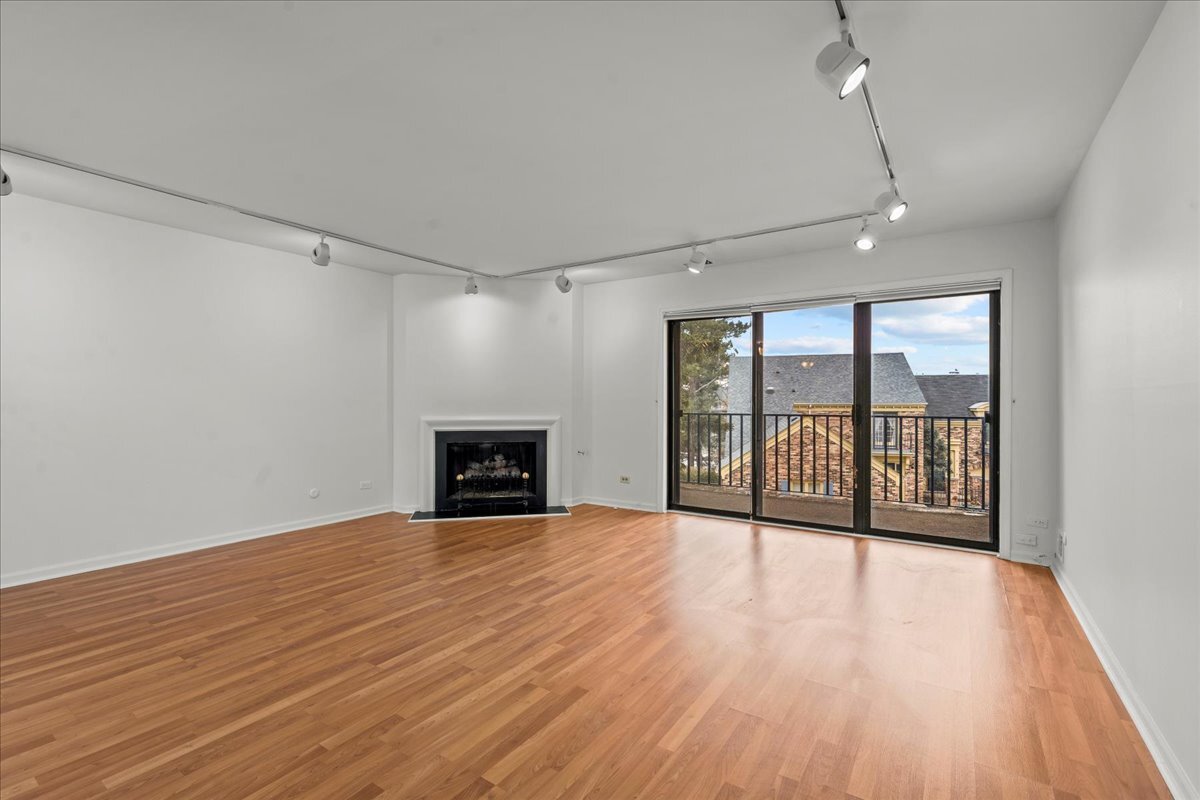 3 The Court Of Harborside 201