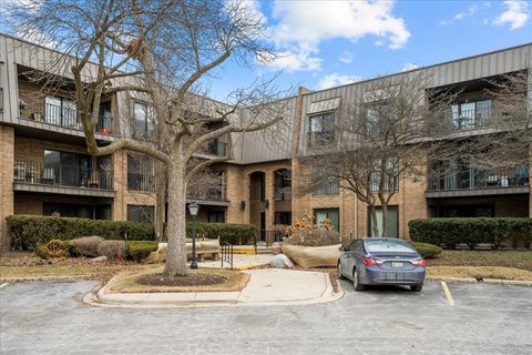 Photo of 3 The Court Of Harborside #201, Northbrook, IL 60062 (MLS # 12570391)