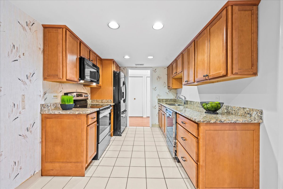 3 The Court Of Harborside 201