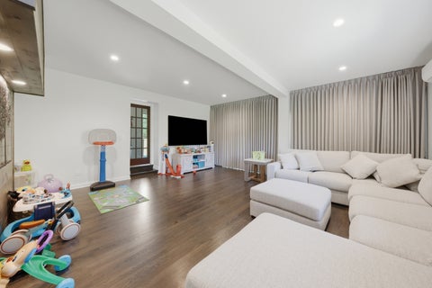 Tiny photo for 10S230 Grant Street, Burr Ridge, IL 60527 (MLS # 12739007)