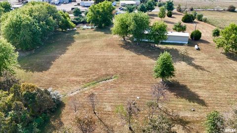 Tiny photo for 16748 N Campground Lane, Mt Vernon, IL 62864 (MLS # 12559444)