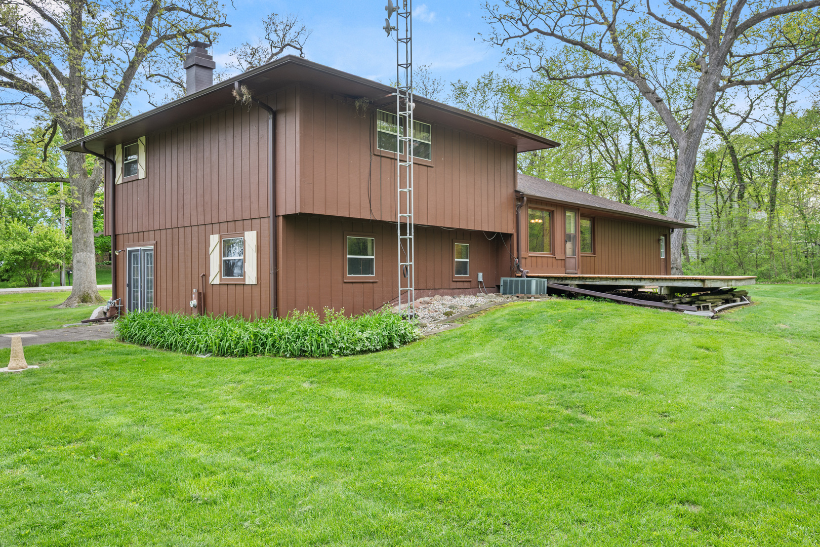 12725 Ellen Drive
